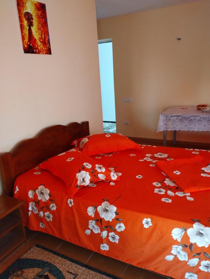 Casa Doina Hotel Douăzeci şi Trei August Exterior foto